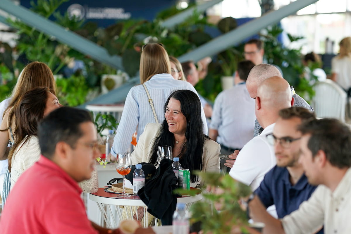 AC 03374870 Salon VIP 02994